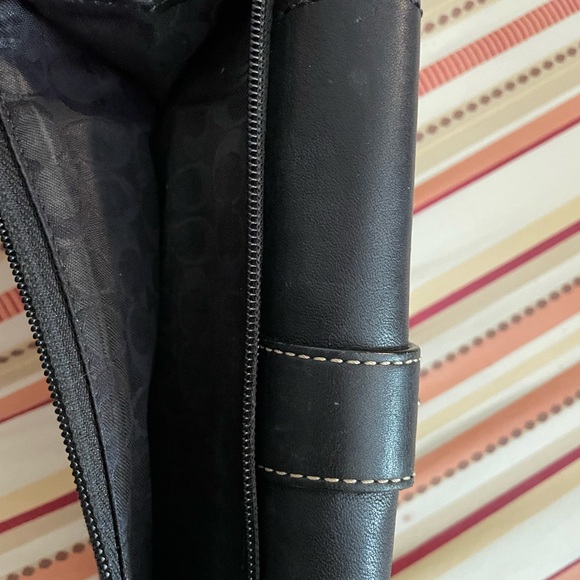 COACH Soho Black Smooth Leather Silver Buckle Trifold Wallet Tan Interior - Picture 2 of 14